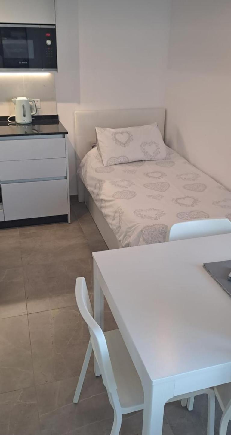 Beautiful Studio In Gibraltar - E1 Exteriör bild